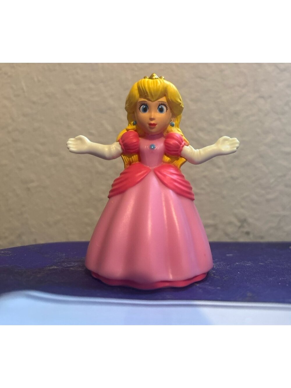 Princess Peach McDonalds toy